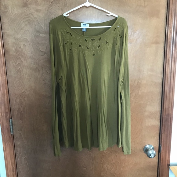 Old Navy Tops - FLASH SALE! Old Navy Cut Out Design Top XXL